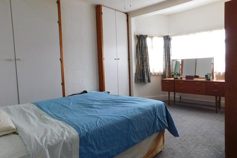 98 Costons Lane, Greenford, UB6 8RP