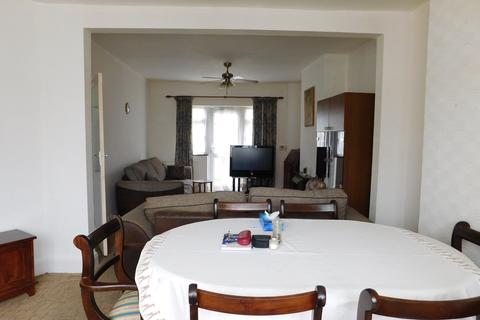 98 Costons Lane, Greenford, UB6 8RP