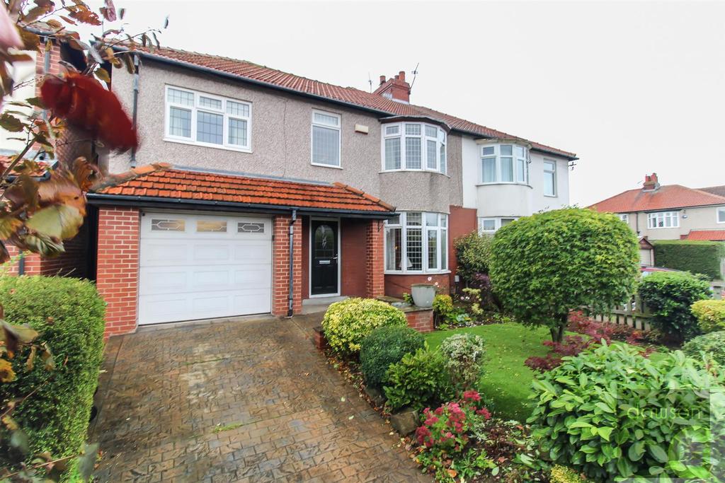 Kennedy Avenue, Fixby, Huddersfield 4 bed semidetached house £300,000