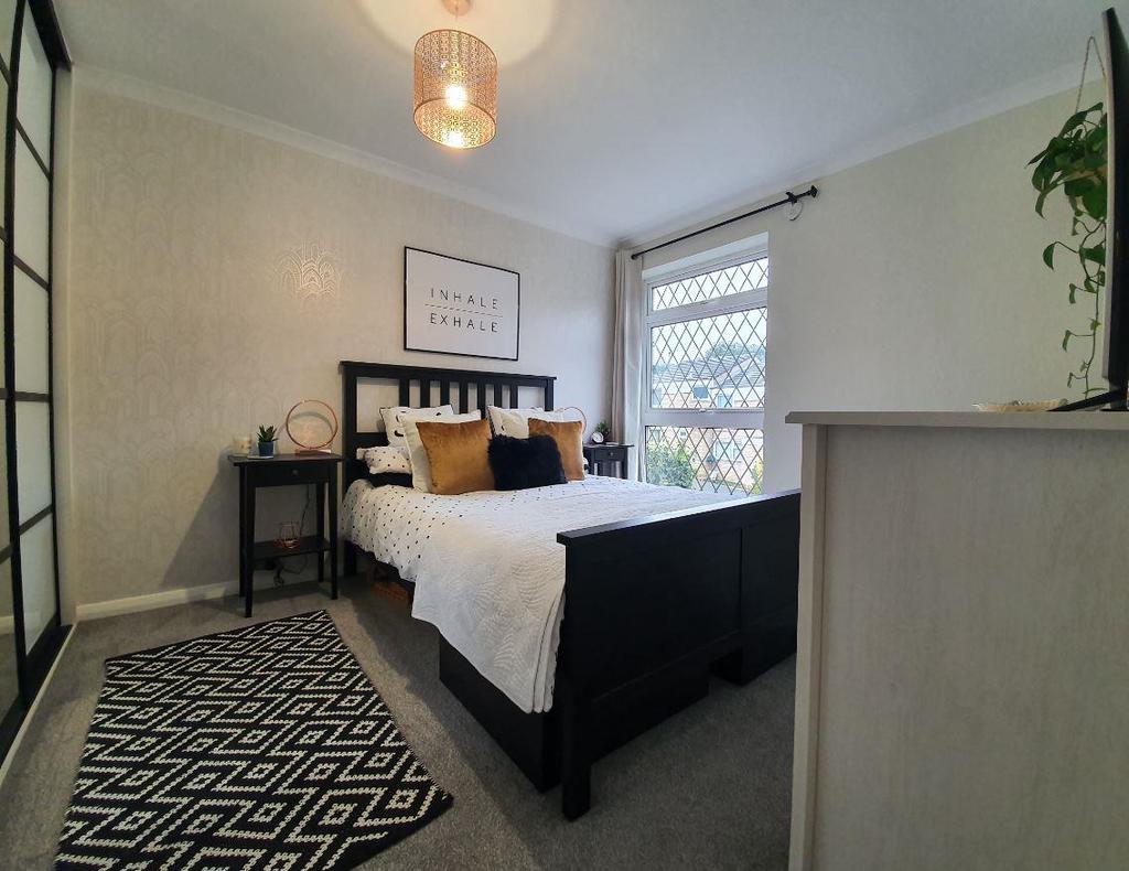5 Blyth Close master3.JPG