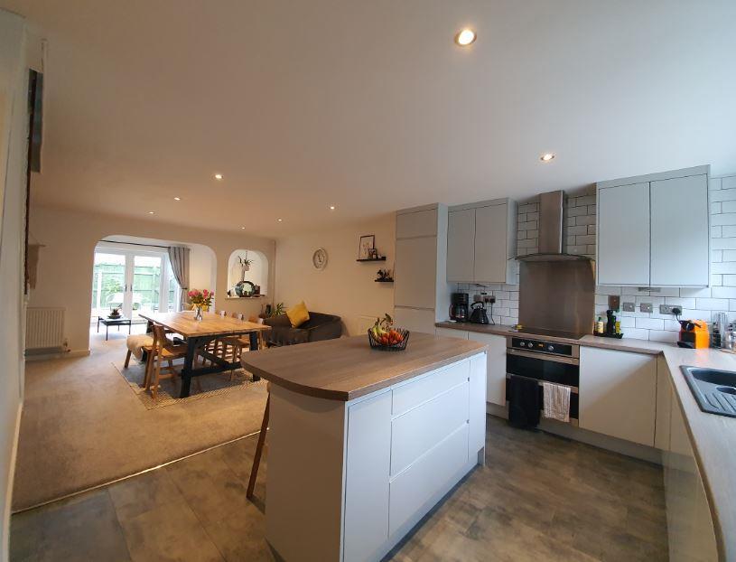 5 Blyth Close kitchen6.JPG
