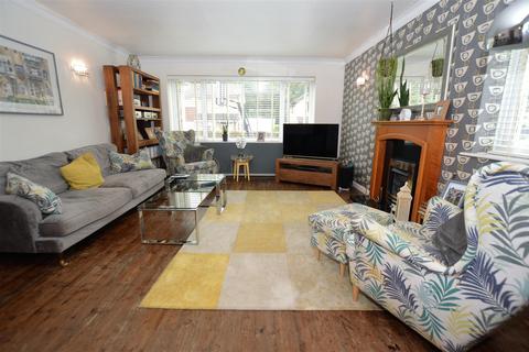 3 Birch Grove, Batley, WF17 0RQ