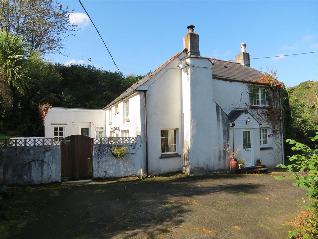 Gover Valley, St Austell 3 bed detached house £375,000