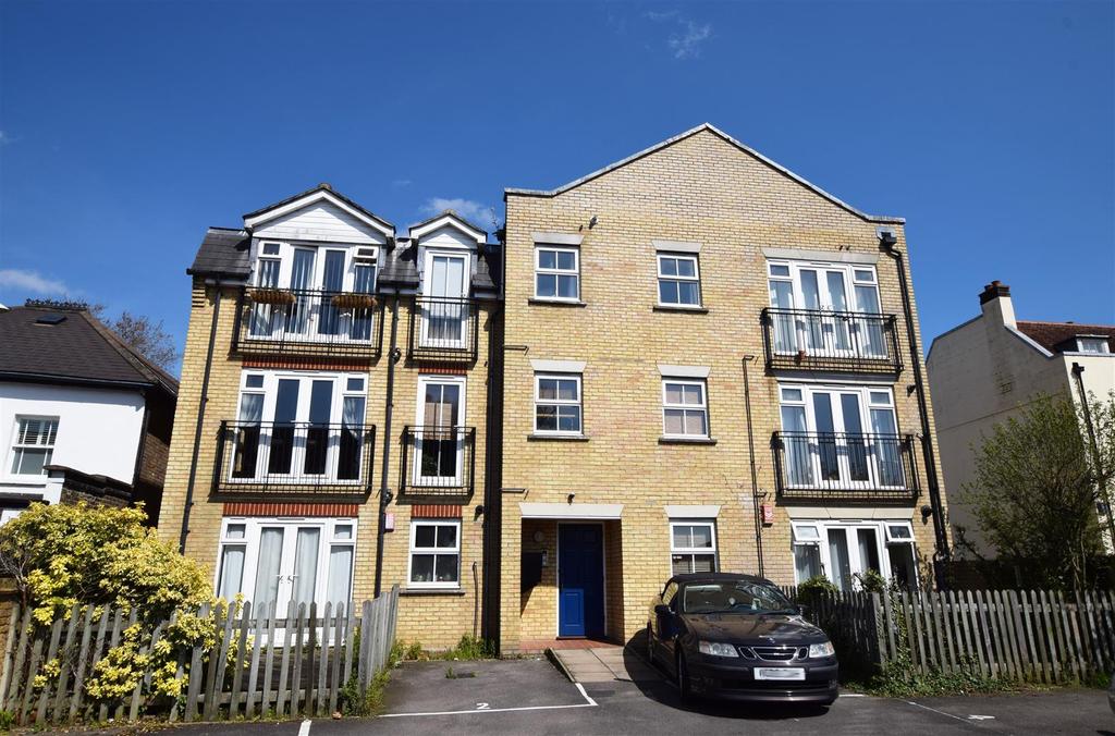 Thames Street, Hampton 2 bed apartment £349,950