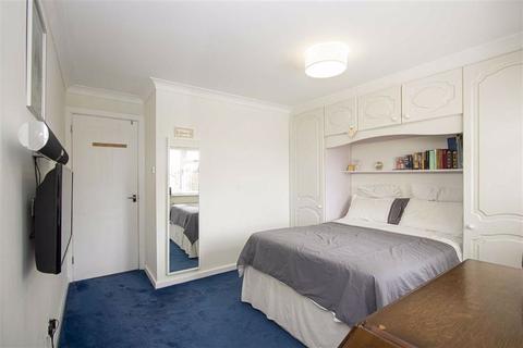 1 Bowen Close, Browns Wood, Milton Keynes, MK7 8DR