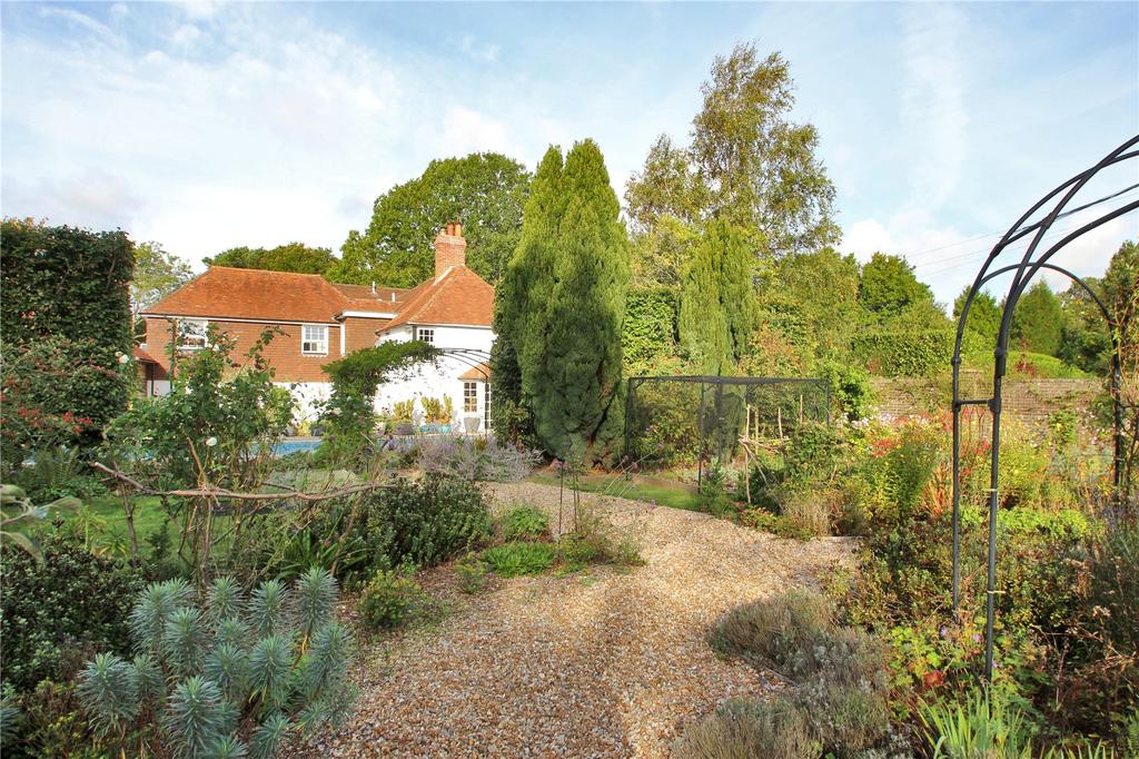 Cripps Corner Road, Staplecross, Robertsbridge, East Sussex, TN32 5 bed