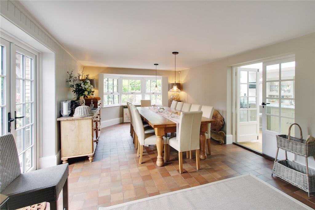 Cripps Corner Road, Staplecross, Robertsbridge, East Sussex, TN32 5 bed detached house for sale