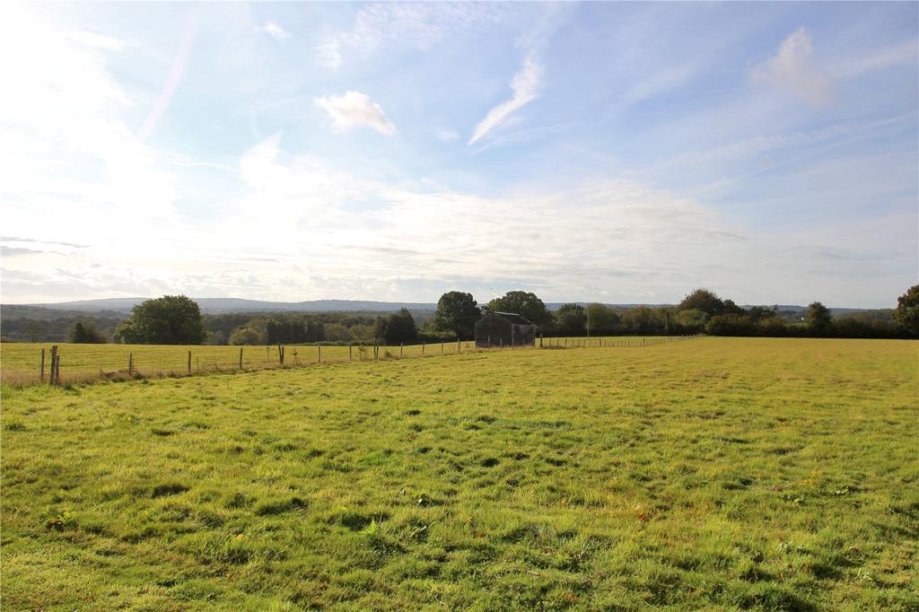 Cripps Corner Road, Staplecross, Robertsbridge, East Sussex, TN32 5 bed detached house for sale
