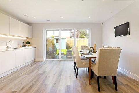 81 Lower Park Road, Loughton, IG10 4NE
