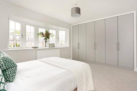 81 Lower Park Road, Loughton, IG10 4NE