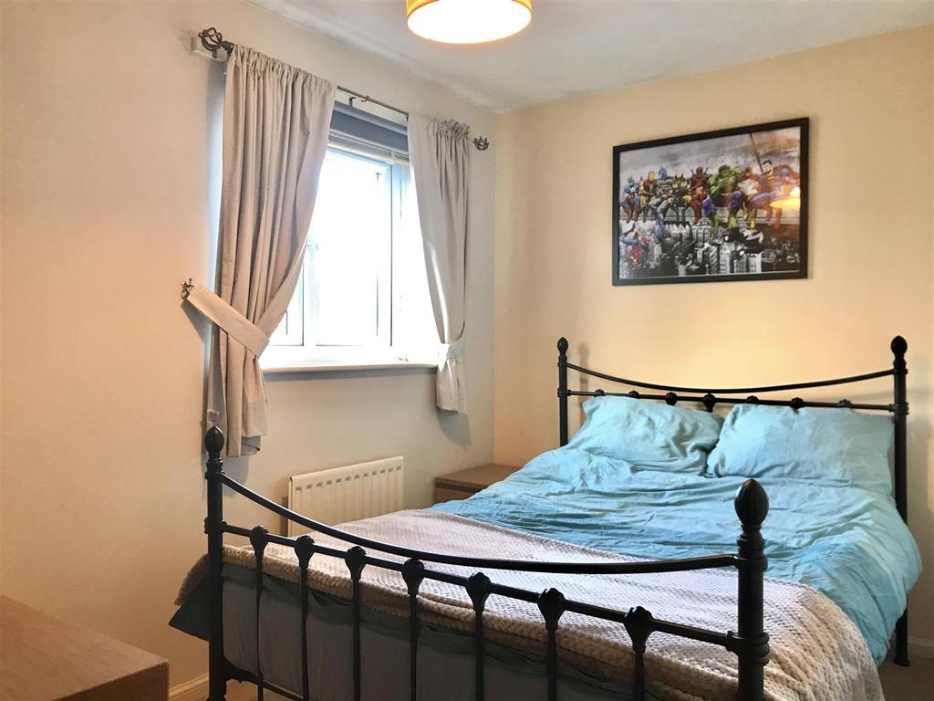 Bed2.jpg