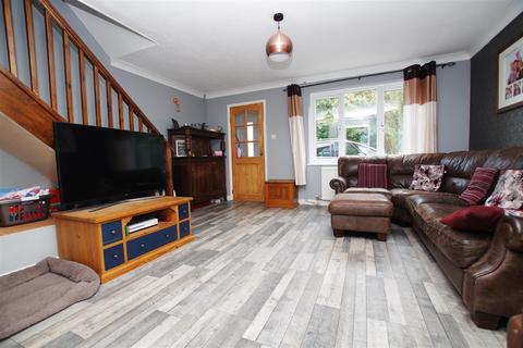 32 Bevil, Freshbrook, Swindon, SN5 8QS