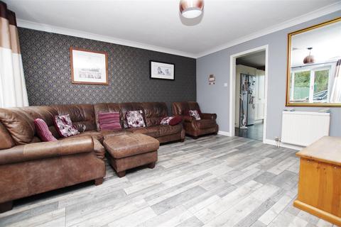 32 Bevil, Freshbrook, Swindon, SN5 8QS