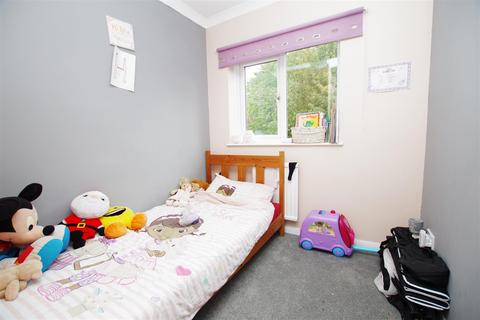 32 Bevil, Freshbrook, Swindon, SN5 8QS