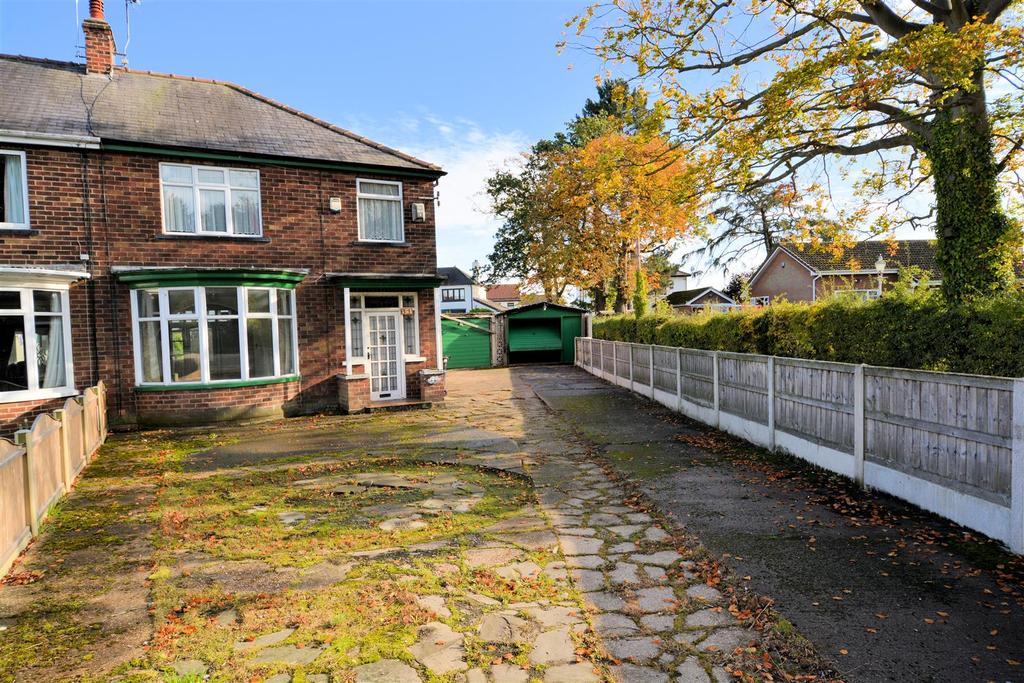 Doncaster Road, Selby 3 bed semidetached house £230,000