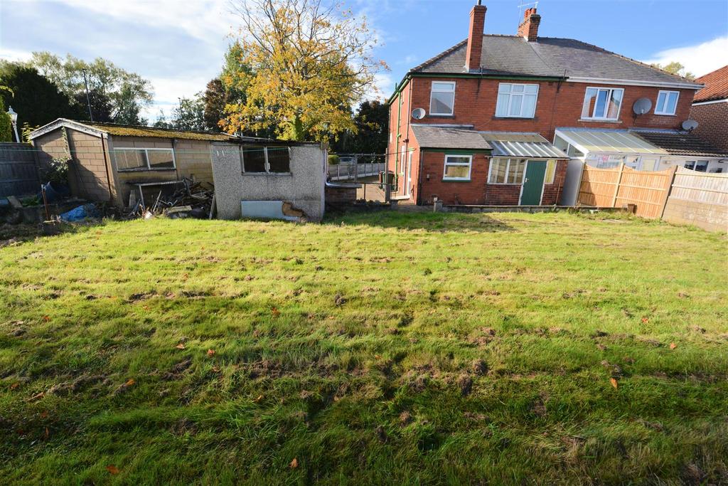 Doncaster Road, Selby 3 bed semidetached house £230,000