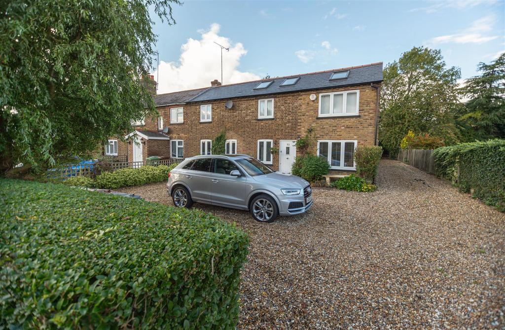 Gills Hill Lane, Radlett 4 bed semidetached house £1,000,000