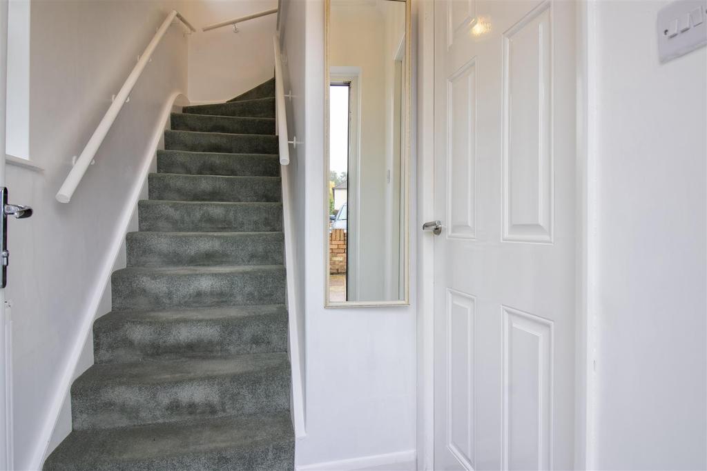 Hallway 2.jpg
