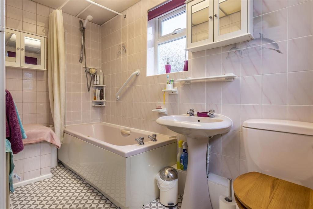 Bathroom.jpg