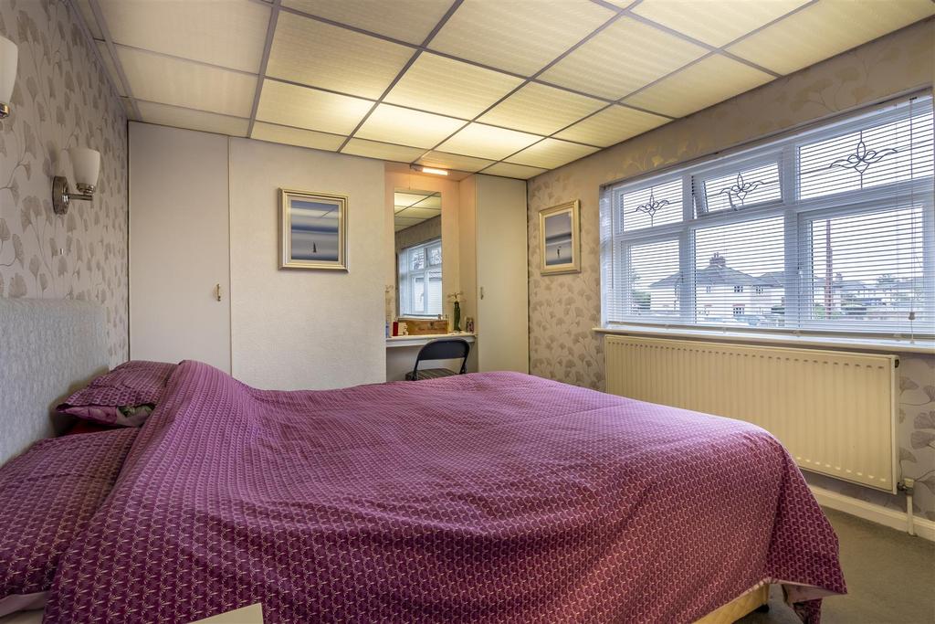 Bedroom 1.jpg