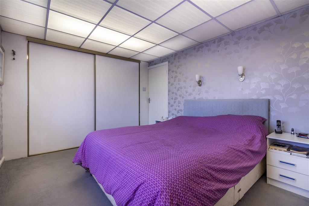 Bedroom 1 3rd.jpg