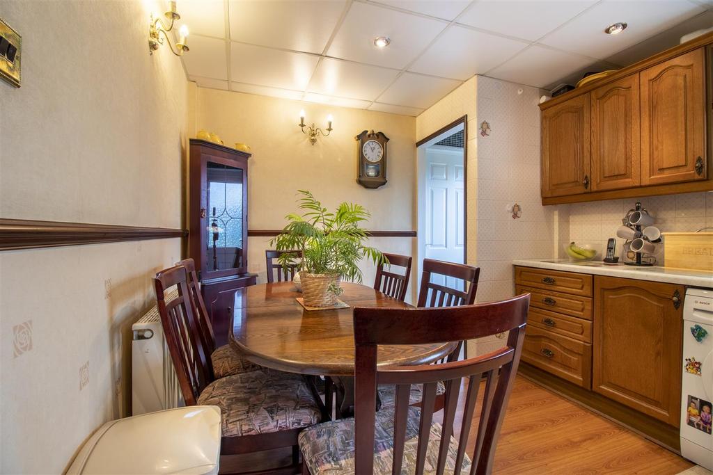 Kitchen 4.jpg