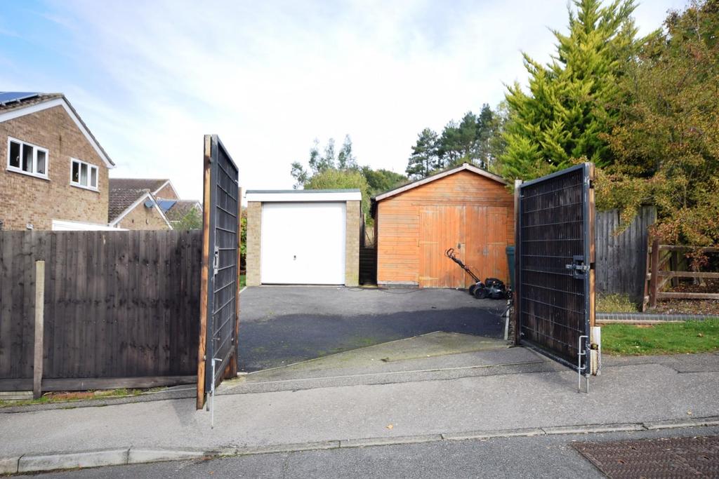 Large Workshop &amp; Garage