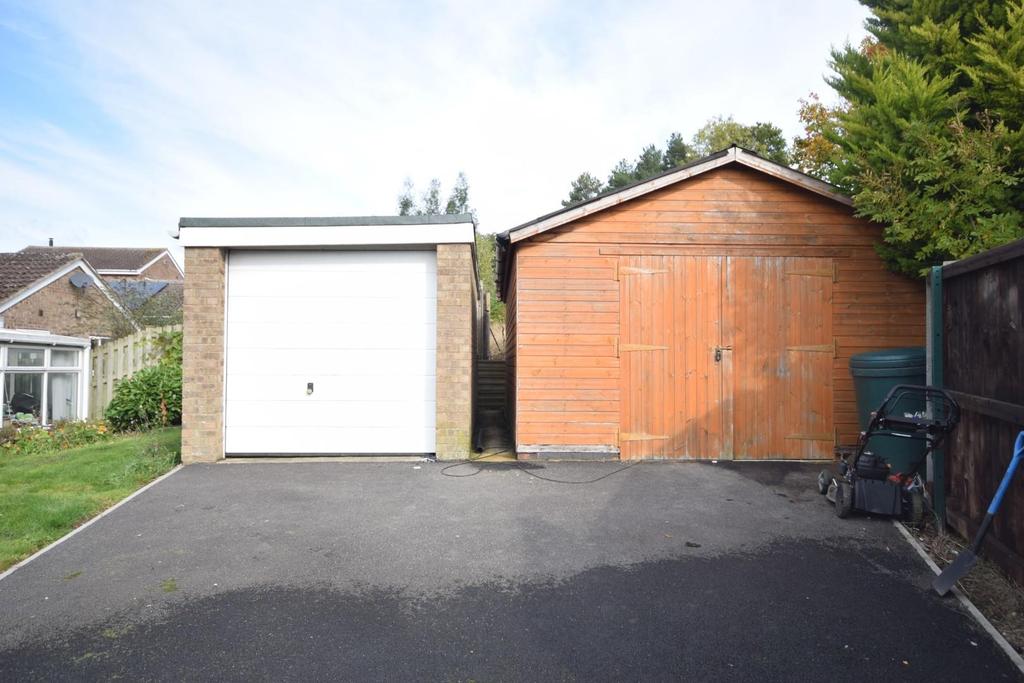 Large Workshop &amp; Garage