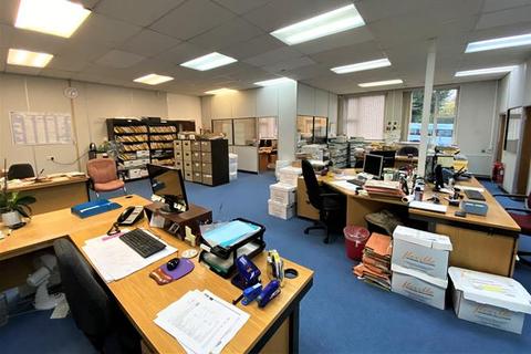 Office to rent - Rochester House, 275 Baddow Road, Chelmsford, Essex, CM2