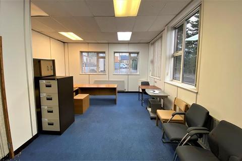 Office to rent - Rochester House, 275 Baddow Road, Chelmsford, Essex, CM2