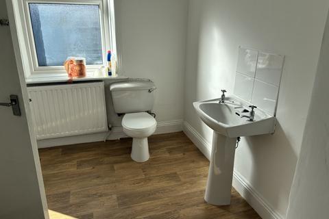 undefined, Ivy Street BD21