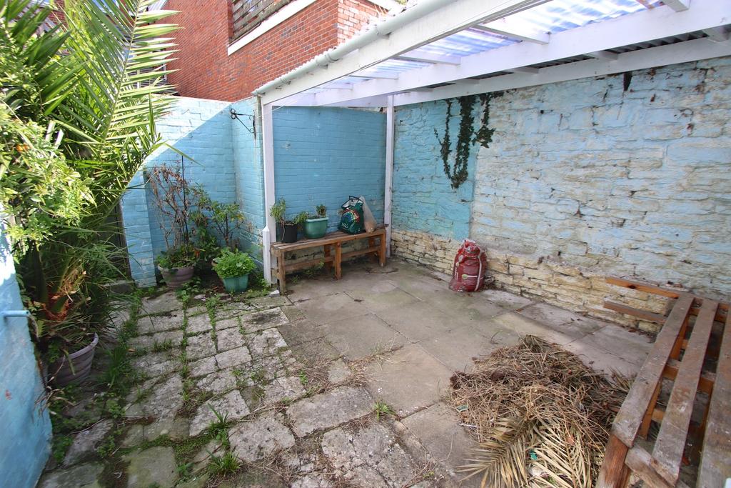 Enclosed Rear Courtyard