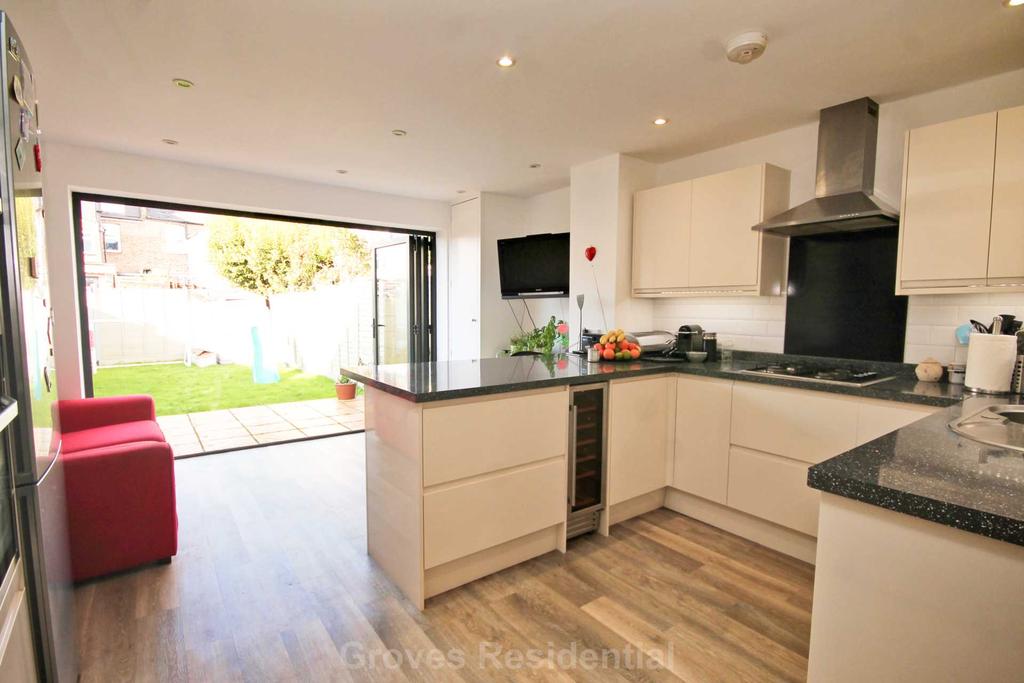 Road, New Malden 3 bed terraced house £615,000