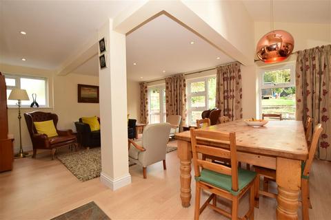 7 Drudgeon Way, Bean, Dartford, DA2 8BJ