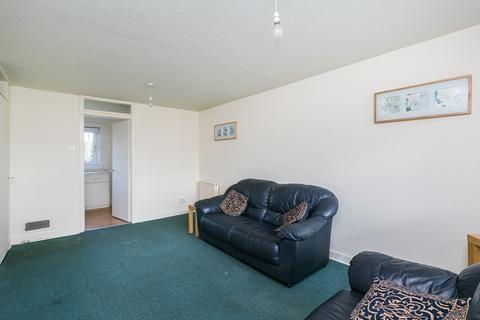 53/2 Calder Gardens, Edinburgh, EH11 4JT