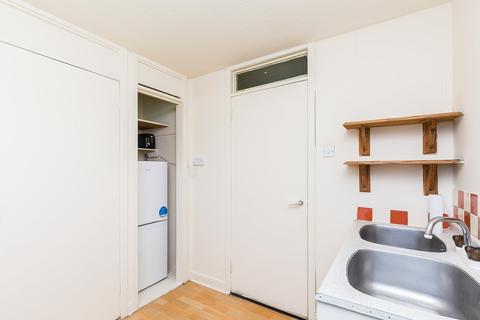 53/2 Calder Gardens, Edinburgh, EH11 4JT