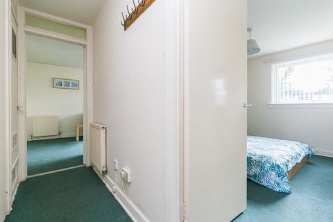 53/2 Calder Gardens, Edinburgh, EH11 4JT