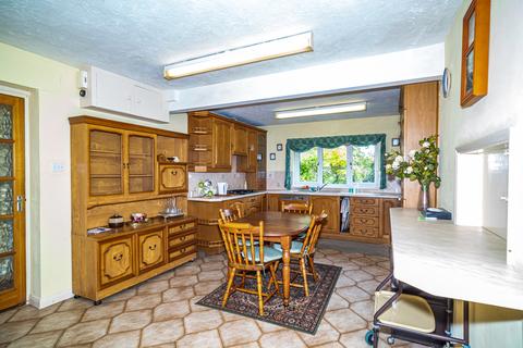 Bucklers Hard Ferry Road, South Stoke, Reading, RG8 0JL