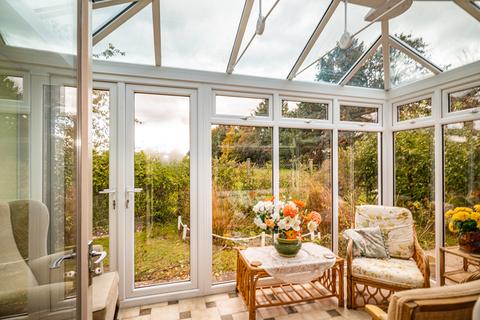 Bucklers Hard Ferry Road, South Stoke, Reading, RG8 0JL