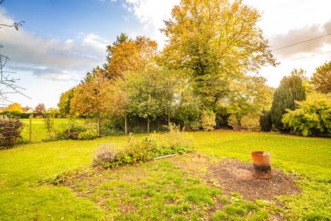 Bucklers Hard Ferry Road, South Stoke, Reading, RG8 0JL