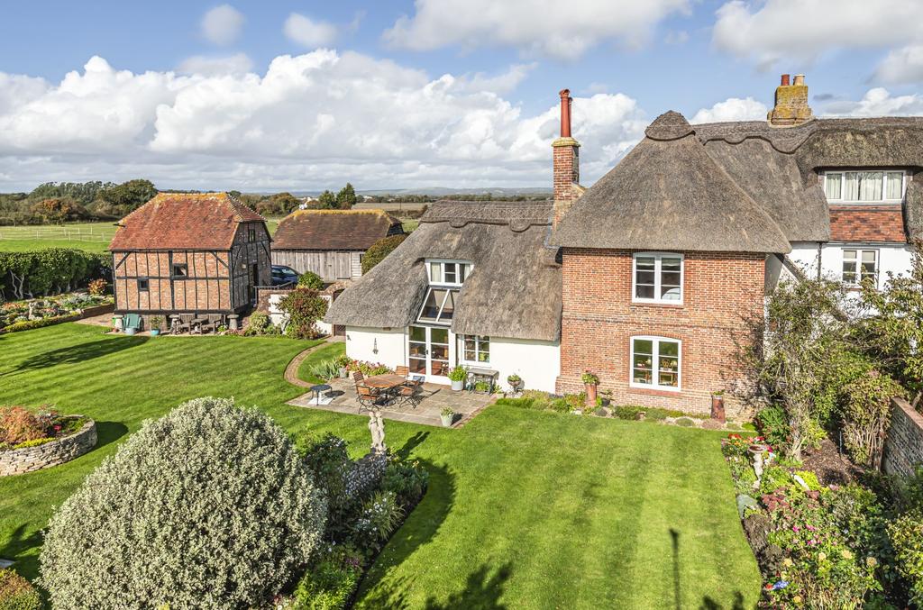 Lower Bognor Road, Lagness, Chichester, PO20 4 bed detached house £