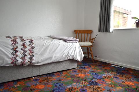 10 Alt Fold Drive, Oldham, OL8 2HD