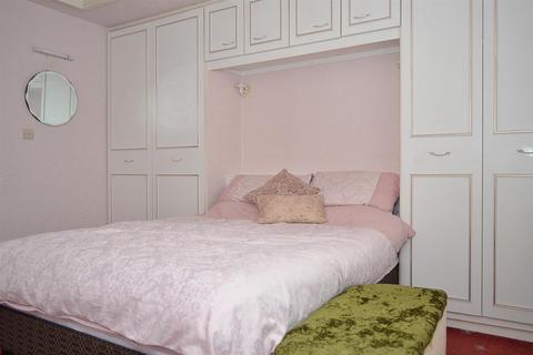 10 Alt Fold Drive, Oldham, OL8 2HD