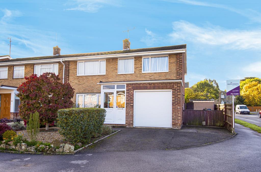 Ramsey Close, Horsham, RH12 3 bed semidetached house £430,000