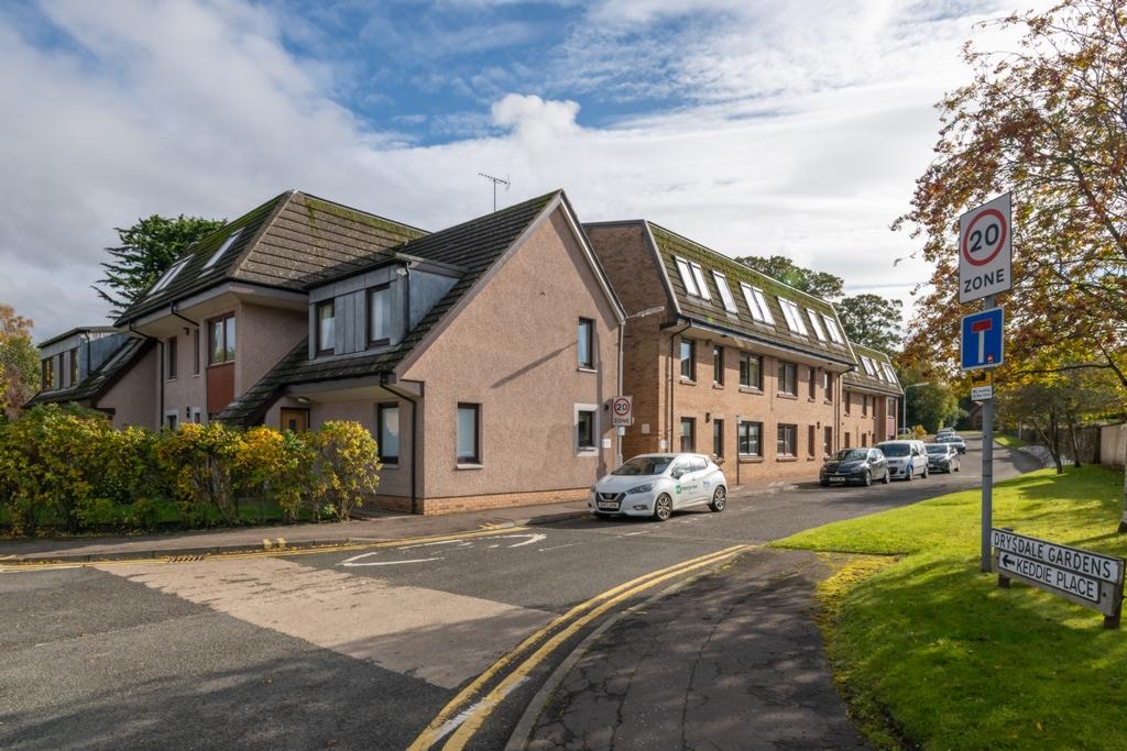 Drysdale Gardens, Cupar, KY15 1 bed apartment £58,000