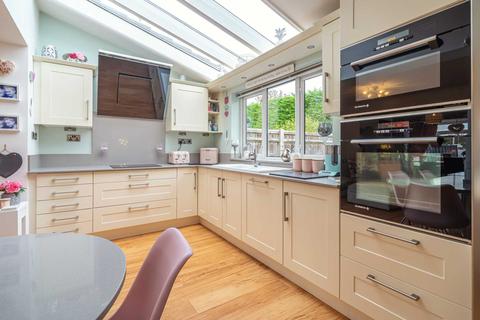 41 Hilltop Road, Caversham, Reading, RG4 7HR