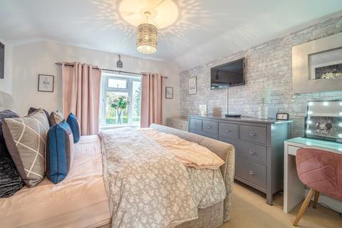 41 Hilltop Road, Caversham, Reading, RG4 7HR
