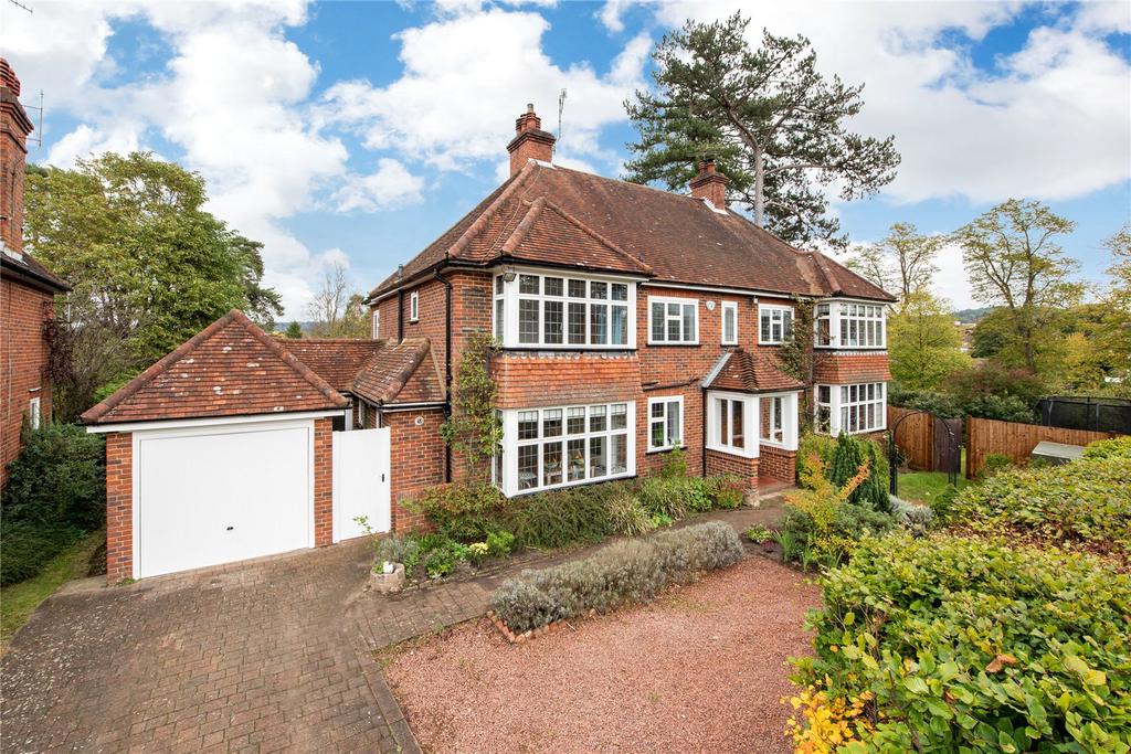 Sondes Place Drive, Dorking, Surrey, RH4 5 bed detached house - £1,250,000