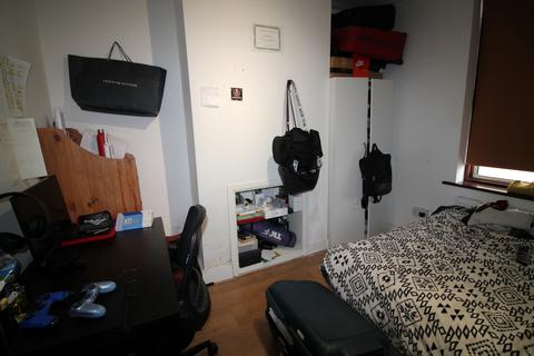 11 Exning Road, London, E16 4NB