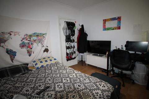 11 Exning Road, London, E16 4NB